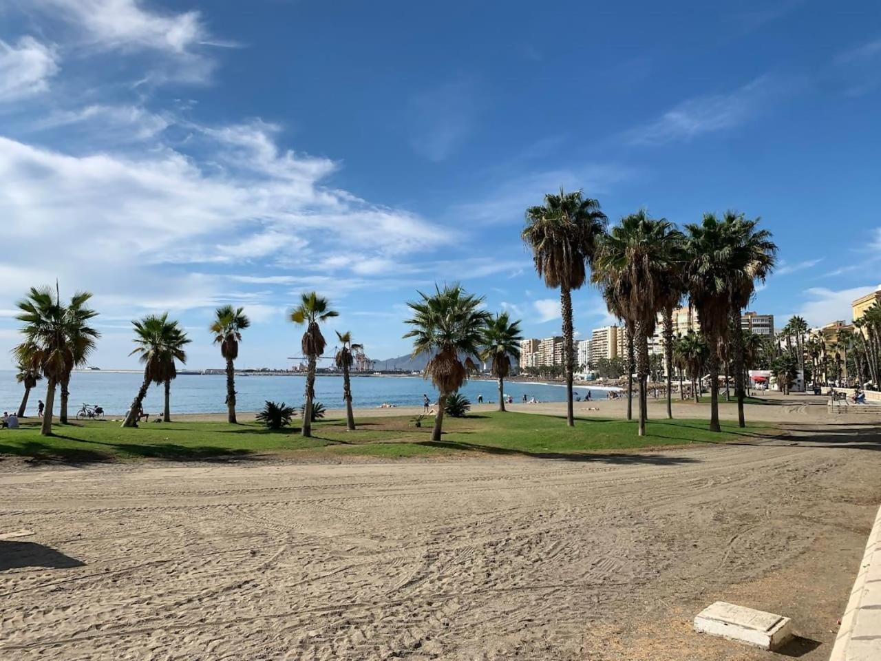 Malagueta Sol Y Playa Apartman Málaga Kültér fotó